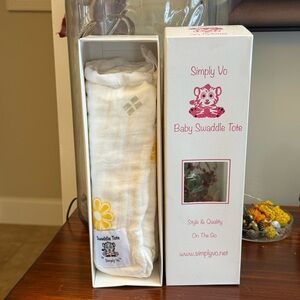 SIMPLY VO baby Swaddle Tote